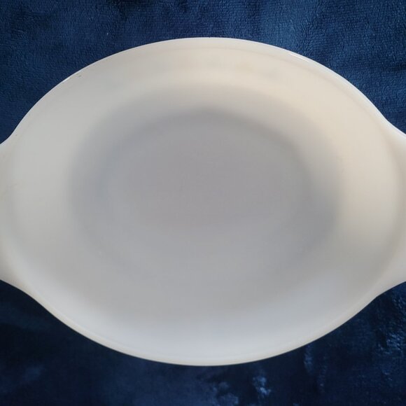 Anchor Hocking Fire King Starburst Casserole Dish - Picture 3 of 6